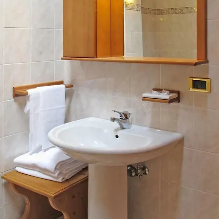 Locazione Turistica Hermine I Apartman Corte (Belluno)